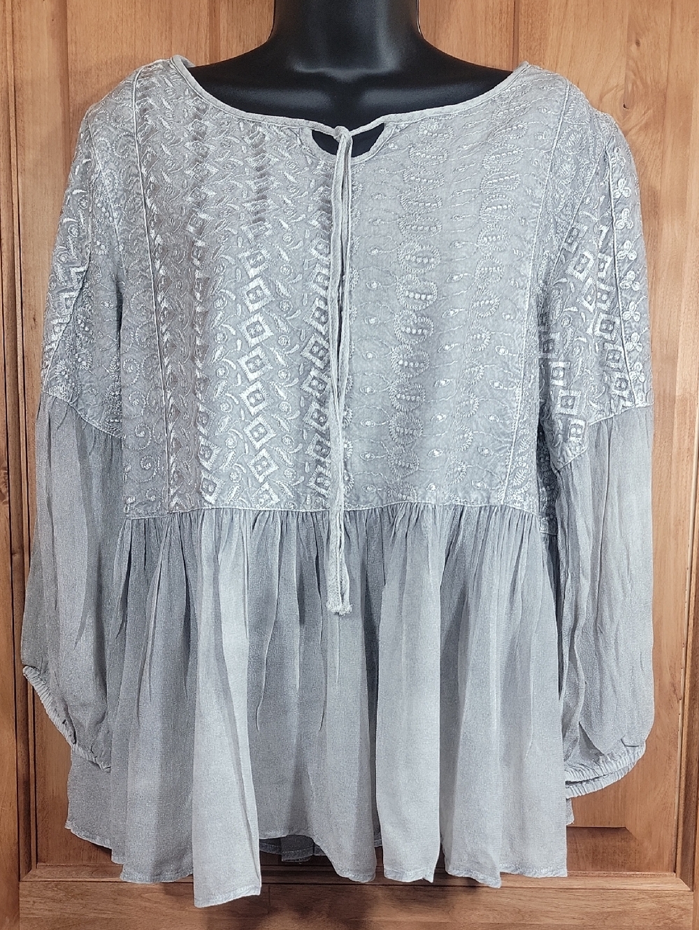 NWT Young Threads Embroidered Peasant Top